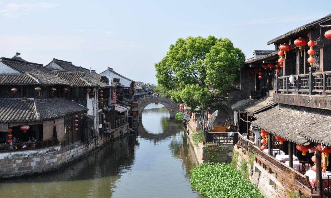 大学生把古诗写成儿歌,老师批卷把作品唱了出来,网友:小小鹳雀楼,狠狠登上去了