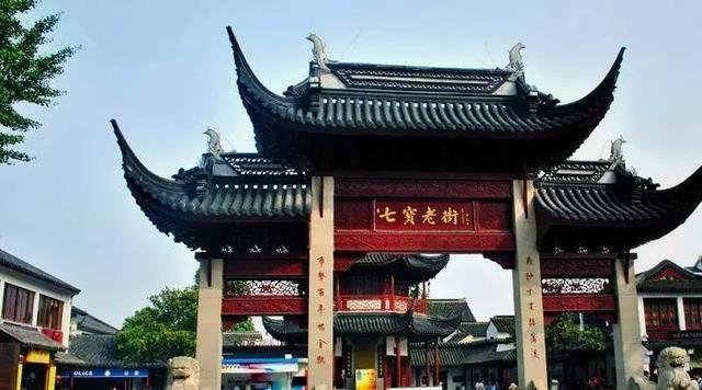 内蒙古乌兰浩特市:玉米住“楼”进“中心”